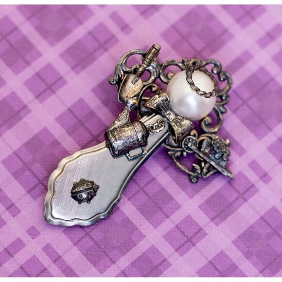 Vintage Intricate Unique Symbolic Faux Pearl Brooch - V13 - Picture 1 of 2